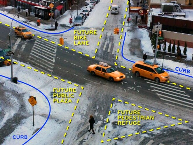 “Wear pattern” data revealed in the snow that cars don’t drive over. © Wikimedia Commons “Wear pattern” data revealed in the snow that cars don’t drive over. © Wikimedia Commons