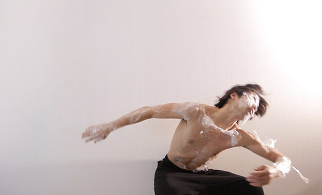 mirai-moriyama-upload-a-new-mind-to-the-body-2016-performance-view-the-artist-videographer-yuichi-kodama