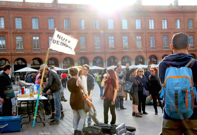 A Toulouse, entre 200 et 600 personnes chaque soir place du Capitole. © E.R. A Toulouse, entre 200 et 600 personnes chaque soir place du Capitole. © E.R.
