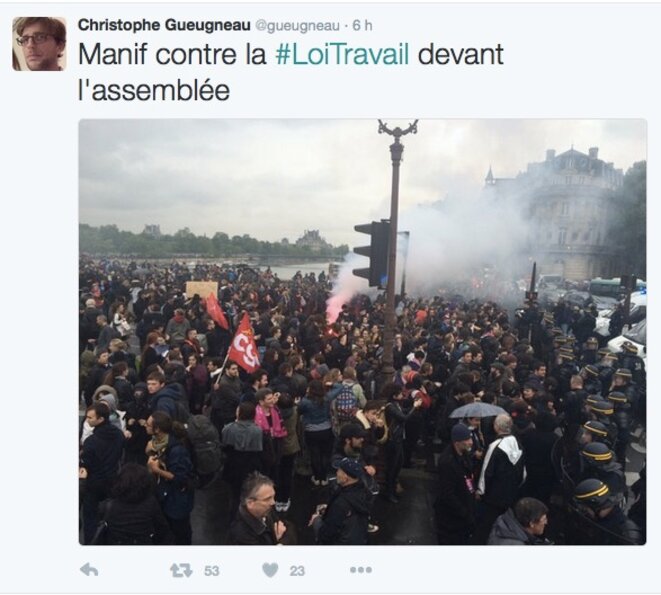 À Paris, un tweet de Christophe Gueugneau, journaliste à Mediapart. À Paris, un tweet de Christophe Gueugneau, journaliste à Mediapart.
