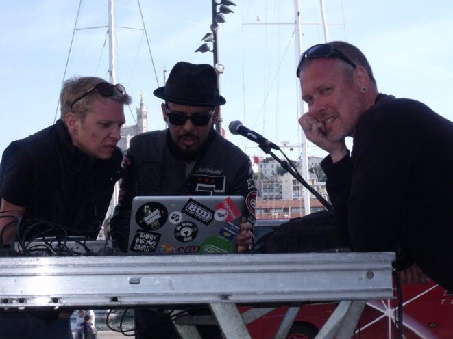 DJ DJEL Live band : derniers réglages avant le concert. © Philippe LEGER DJ DJEL Live band : derniers réglages avant le concert. © Philippe LEGER