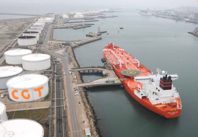 Manuel envoie les CRS aux méchants de la CGT.