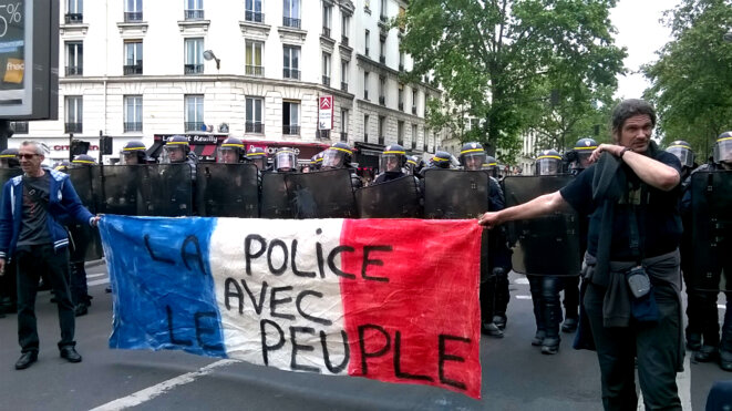 Résultats de recherche d'images pour « police avec le peuple »