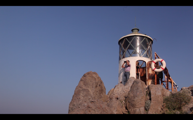 Botis au pied du phare de Korakas © Cinemakhia Botis au pied du phare de Korakas © Cinemakhia