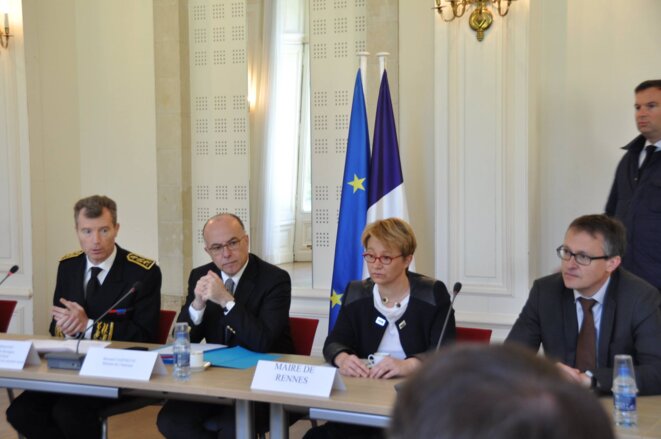 Le 15 mai, (de gauche à droite) le nouveau préfet Christophe Mirmand, Bernard Cazeneuve, la maire (PS) Nathalie Appéré et le procureur Nicolas Jacquet. © DR Le 15 mai, (de gauche à droite) le nouveau préfet Christophe Mirmand, Bernard Cazeneuve, la maire (PS) Nathalie Appéré et le procureur Nicolas Jacquet. © DR