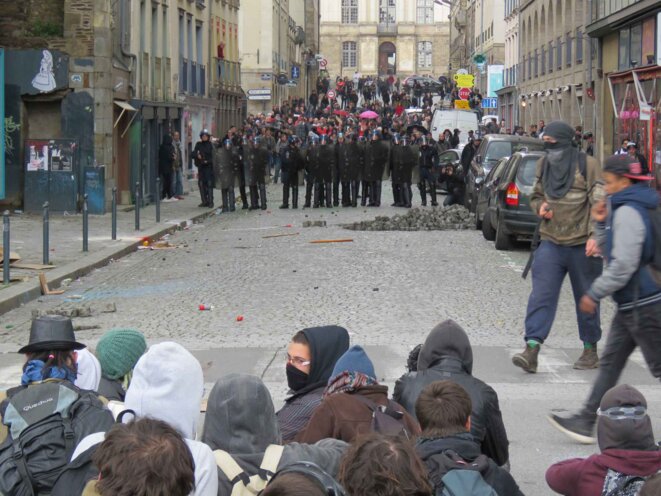 2048x1536-fit-heurts-eclate-entre-policiers-manifestants-jeudi-centre-ville-rennes