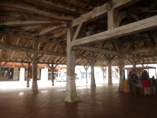 La halle de Villeréal, point central du festival © jpt La halle de Villeréal, point central du festival © jpt
