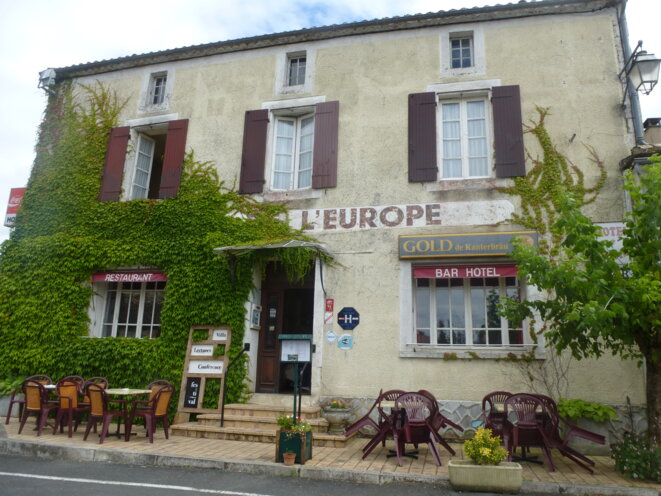 Hôtel de l'Europe de Villeréal, l'un des lieux du festival © jpt Hôtel de l'Europe de Villeréal, l'un des lieux du festival © jpt