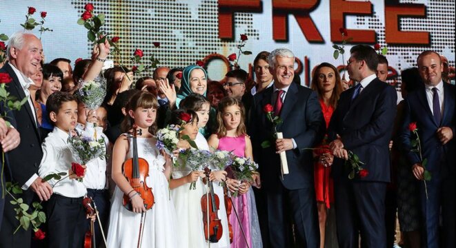 Iran: succès pour la Résistance iranienne, au Bourget