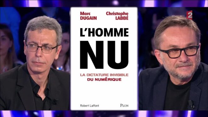 Il cellulare ci spia, così abbiamo consegnato le vite a Google, Apple, Facebook