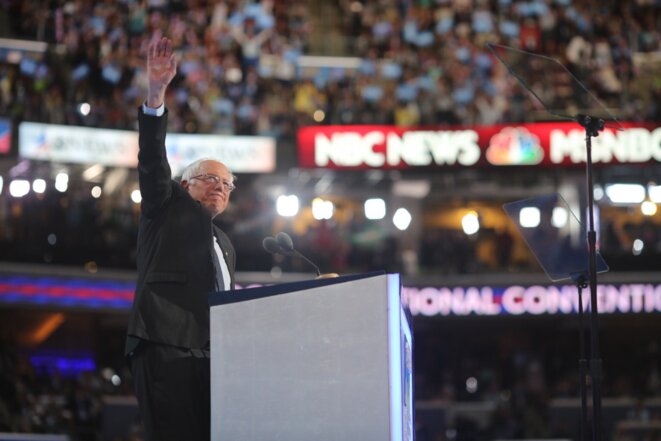 Bernie Sanders s'adresse à la convention démocrate Bernie Sanders s'adresse à la convention démocrate