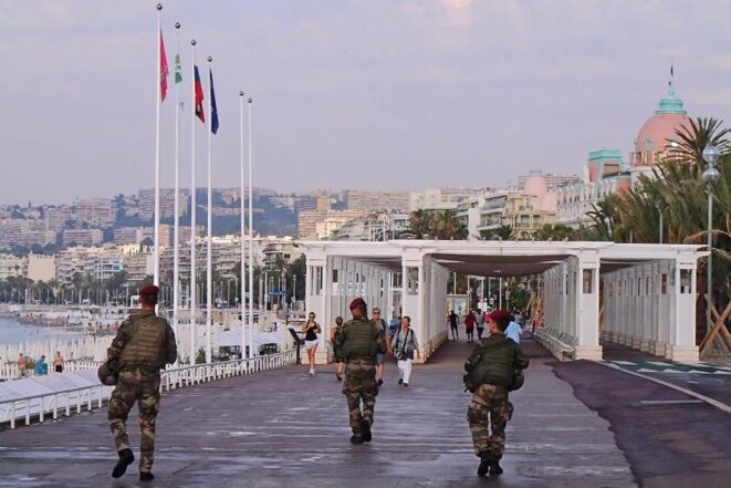Patrouille "Sentinelle" du 1er Régiment de Hussards Parachutistes dimanche 31 juillet à 7h30 Promenade des Anglais © Didier CODANI Patrouille "Sentinelle" du 1er Régiment de Hussards Parachutistes dimanche 31 juillet à 7h30 Promenade des Anglais © Didier CODANI