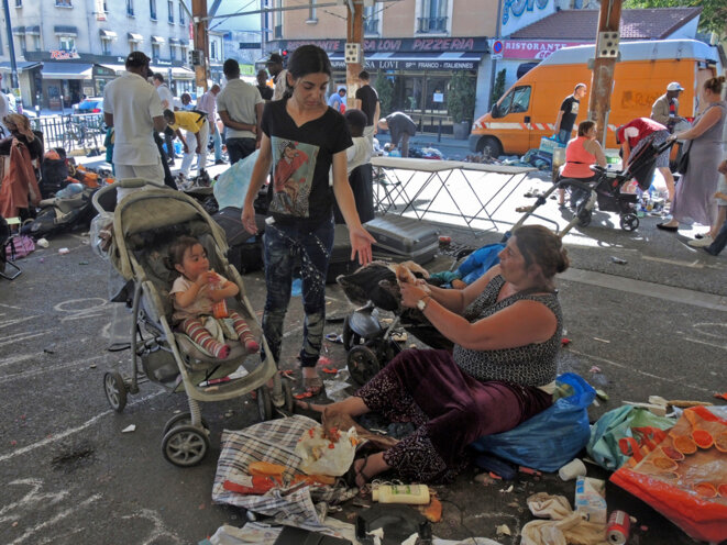 Le déballage du samedi, halle de Croix de Chavaux à Montreuil -13 août 2016 © Gilles Walusinski Le déballage du samedi, halle de Croix de Chavaux à Montreuil -13 août 2016 © Gilles Walusinski