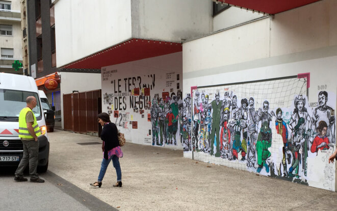 La "voirie" aux ordres... Montreuil 19 août 2016 © Gilles Walusinski La "voirie" aux ordres... Montreuil 19 août 2016 © Gilles Walusinski