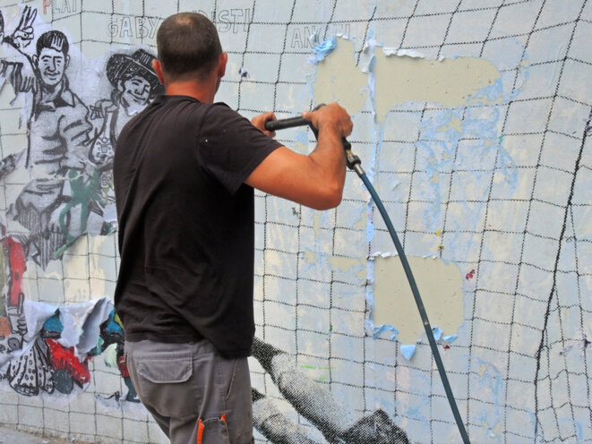 Le kärcher en action! Montreuil 19 août 2016 © Gilles Walusinski Le kärcher en action! Montreuil 19 août 2016 © Gilles Walusinski