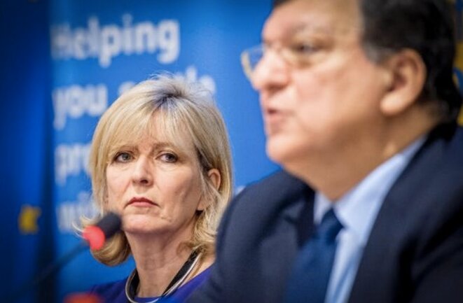 Emily O'Reilly et José Manuel Barroso le 4 mars 2014 à Bruxelles. © CE. Emily O'Reilly et José Manuel Barroso le 4 mars 2014 à Bruxelles. © CE.