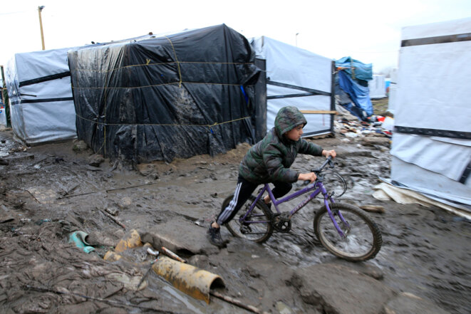 Dans la « jungle » de Calais, le 25 février 2016. © Reuters Dans la « jungle » de Calais, le 25 février 2016. © Reuters