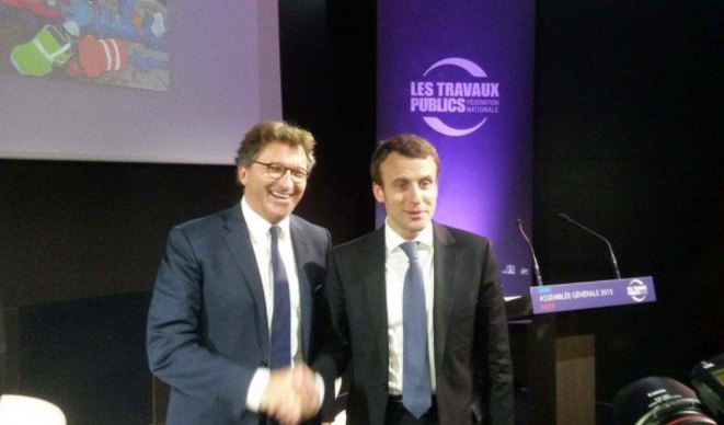 Emmanuel Macron à l'Assemblée de la fédération des travaux publics le 9 avril 2015, jour de l'annonce du plan autoroutier © Le moniteur des travaux publics
