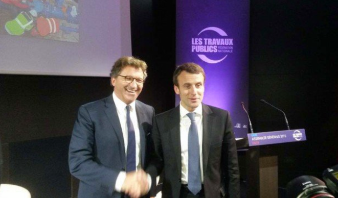 Emmanuel Macron à l'Assemblée de la fédération des travaux publics le 9 avril 2015, jour de l'annonce du plan autoroutier © Le moniteur des travaux publics Emmanuel Macron à l'Assemblée de la fédération des travaux publics le 9 avril 2015, jour de l'annonce du plan autoroutier © Le moniteur des travaux publics