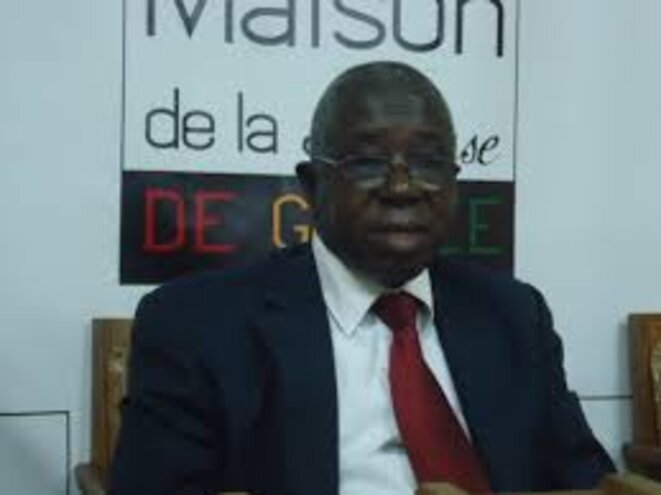 Sékou Traoré le ministre guinéen du plan face à la presse le 23 décembre 2013 pour annoncer le lancement du troisième recensement général de la population. Crédit phot: guinee24.com