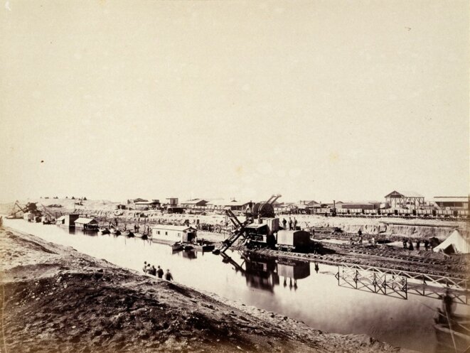 Chantier d'El Ferdane. Photographie de Louis Cuvier publié dans son Album sur l'isthme de Suez en 1867. Chantier d'El Ferdane. Photographie de Louis Cuvier publié dans son Album sur l'isthme de Suez en 1867.
