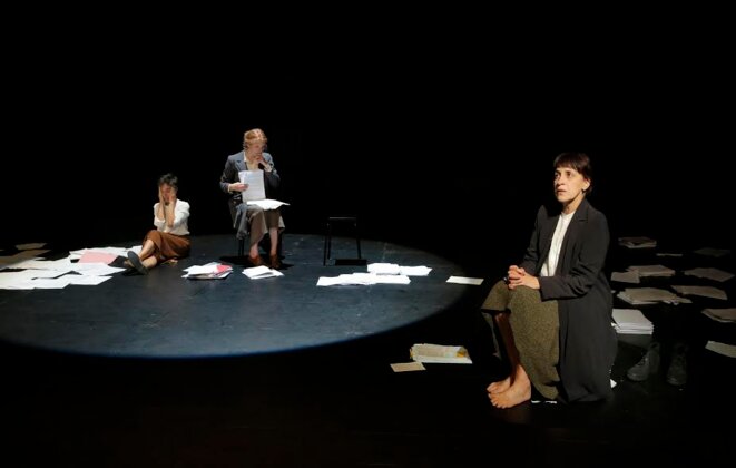 scène de "Le me try", seconde partie de "Les Insoumises" © Pascal Victor scène de "Le me try", seconde partie de "Les Insoumises" © Pascal Victor