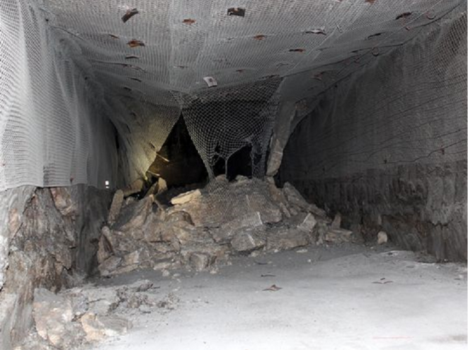 Effondrement du plafond dans la zone 4 Effondrement du plafond dans la zone 4