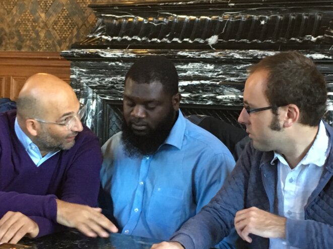 Me Slim Ben Achour, Maurice M. et Guillaume Vadot, jeudi 6 octobre à la mairie de Saint-Denis © CG Me Slim Ben Achour, Maurice M. et Guillaume Vadot, jeudi 6 octobre à la mairie de Saint-Denis © CG