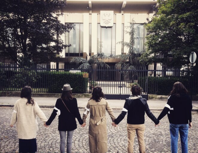 Alep : pourquoi se rendre devant l'Ambassade de Russie et pas (encore) les autres ?