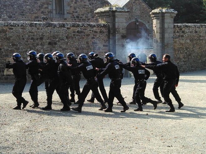 Policiers rennais à l'entraînement. © DR