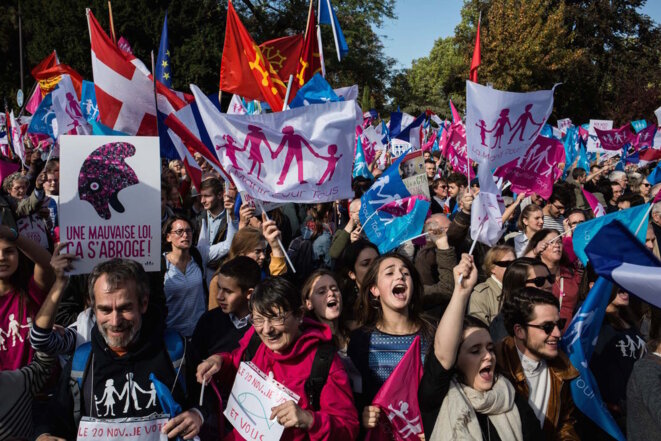 Anti-gay marriage demonstrators on the streets of Paris, Sunday October 16th. © Nicolas Serve Anti-gay marriage demonstrators on the streets of Paris, Sunday October 16th. © Nicolas Serve