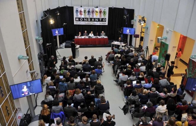 Le tribunal Monsanto. © TM / G. De Crop. Le tribunal Monsanto. © TM / G. De Crop.