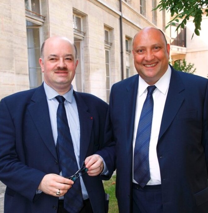 Pascal Renouard de Vallière (à droite), ici avec Alain Bauer. © relations-internationales.org Pascal Renouard de Vallière (à droite), ici avec Alain Bauer. © relations-internationales.org