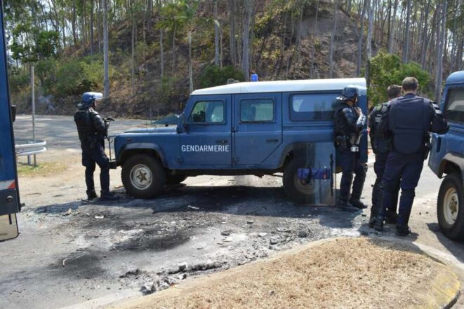 Affrontements à St Louis. Un jeune Kanak décédé, 6 gendarmes blessés.