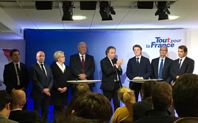 Conférence de presse des sarkozystes, au siège de campagne parisien, le 2 novembre. © Twitter/@Matgoa Conférence de presse des sarkozystes, au siège de campagne parisien, le 2 novembre. © Twitter/@Matgoa