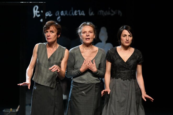 De gauche à droite Aline Le Berre, Laurence roy, Delphine Cogniard © Frédéric Desmesure