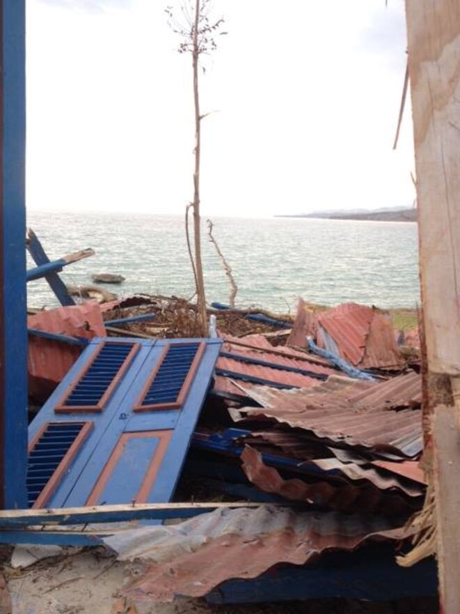 Maison des Passagers des vents ravagée par l'ouragan Matthew le 4 octobre 2016 à Port-Salut © Pascale Monnin Maison des Passagers des vents ravagée par l'ouragan Matthew le 4 octobre 2016 à Port-Salut © Pascale Monnin