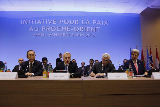 Seul véritable « succès » de l'initiative française : l'organisation d'une conférence avec Ban Ki-moon et John Kerry, invités par Ayrault et Vilmont, en juin 2016 à Paris © F. de La Mure/MAEDI Seul véritable « succès » de l'initiative française : l'organisation d'une conférence avec Ban Ki-moon et John Kerry, invités par Ayrault et Vilmont, en juin 2016 à Paris © F. de La Mure/MAEDI