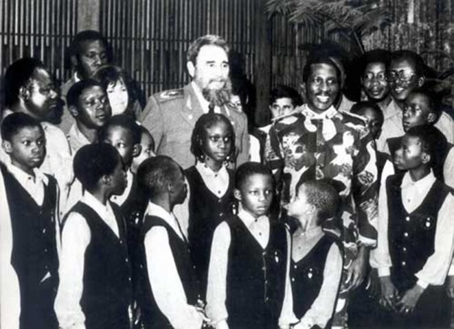 Thomas Sankara et Fidel Castro à l'Ile de la Jeunesse au milieu des jeunes Burkinabè Thomas Sankara et Fidel Castro à l'Ile de la Jeunesse au milieu des jeunes Burkinabè