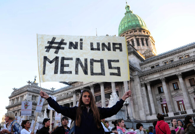 Le 3 juin 2015, sous le signe #NiUnaMenos, les villes de toute l'Argentine se mobilisèrent contre la violence de genre. © Flor Downes Le 3 juin 2015, sous le signe #NiUnaMenos, les villes de toute l'Argentine se mobilisèrent contre la violence de genre. © Flor Downes