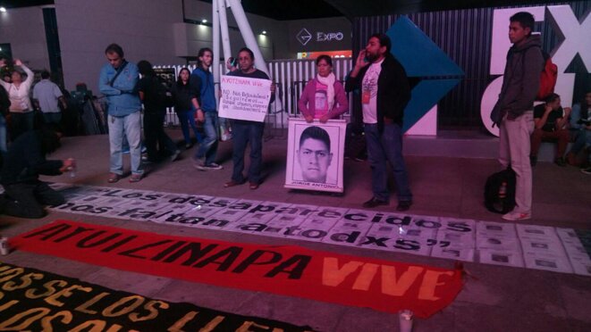 Les disparus mexicains nous manquent à tous © Collectif Paris-Ayotzinapa Les disparus mexicains nous manquent à tous © Collectif Paris-Ayotzinapa