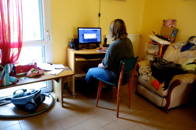 Chaque fin de mois, Christelle actualise sa situation sur le site de Pôle emploi © Rachida El Azzouzi