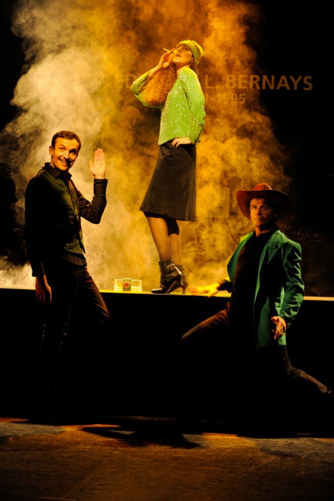 "Un démocrate" par la Compagnie Idiomecanicthéâtre © Cie Idiomecanicthéâtre "Un démocrate" par la Compagnie Idiomecanicthéâtre © Cie Idiomecanicthéâtre