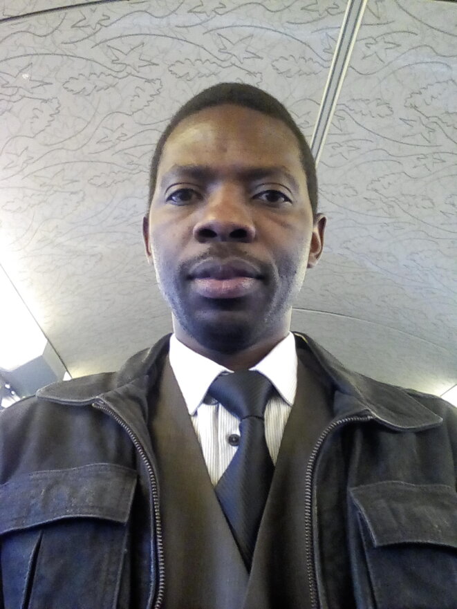 Mpayimana Philippe, Président de l'Association TUZA, journaliste et écrivain Mpayimana Philippe, Président de l'Association TUZA, journaliste et écrivain