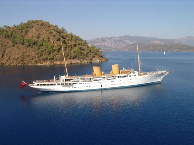 Le Savarona, ancien yacht du fondateur et premier président de la république turque, Mustafa Kemal, dit Ataturk ("le père des Turcs"). © DR Le Savarona, ancien yacht du fondateur et premier président de la république turque, Mustafa Kemal, dit Ataturk ("le père des Turcs"). © DR