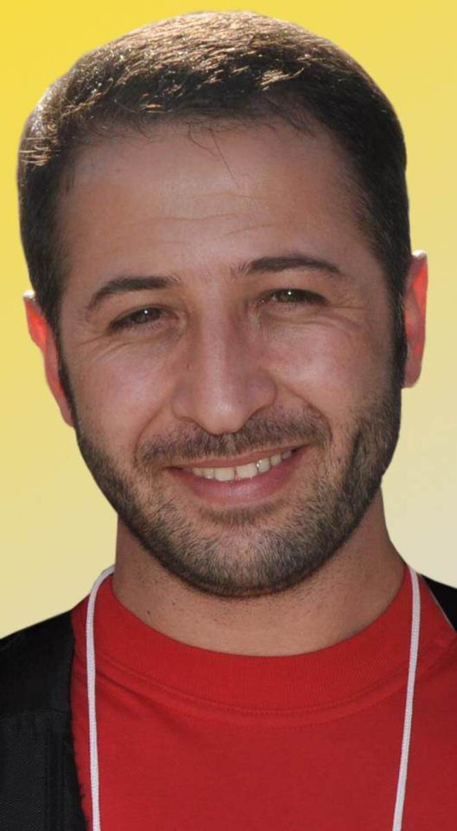 Maxime Azadi. Maxime Azadi.