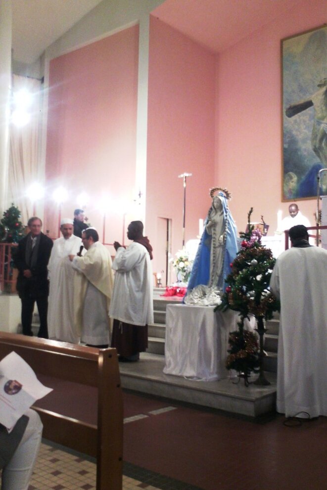 Juif, Musulman, et Catholiques réunis pour préparer Noël © Didier CODANI Juif, Musulman, et Catholiques réunis pour préparer Noël © Didier CODANI