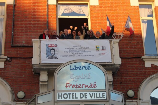 Sur le balcon de la mairie de Grenay Sur le balcon de la mairie de Grenay