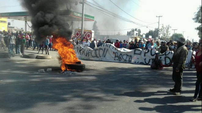 Blocage sur la route Texcoco-Lechería, Etat de Mexico © Anonyme Blocage sur la route Texcoco-Lechería, Etat de Mexico © Anonyme