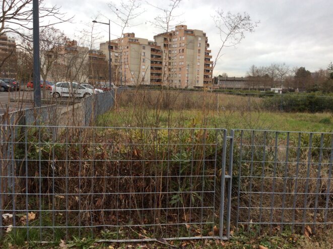Vaulx en Velin, terrain vague © Virginie Lou-Nony Vaulx en Velin, terrain vague © Virginie Lou-Nony
